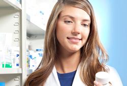 A student at the LECOM School of Pharmacy